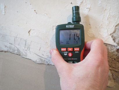 Moisture reading on lime plaster