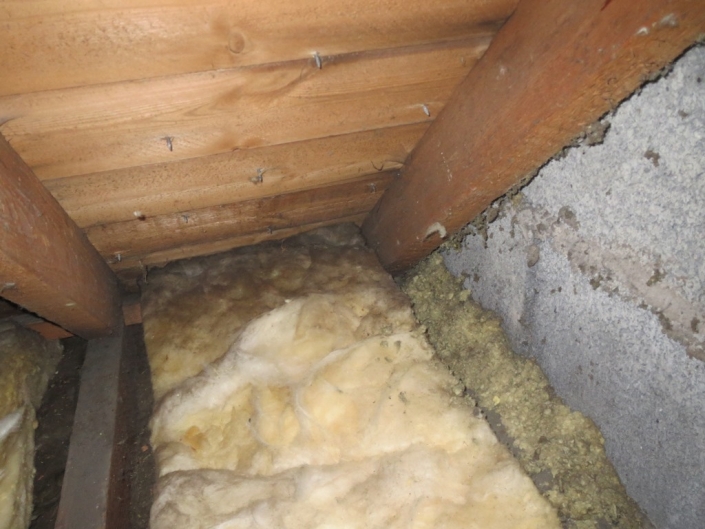 Moisture to sarking where mineral wool is blocking ventilation